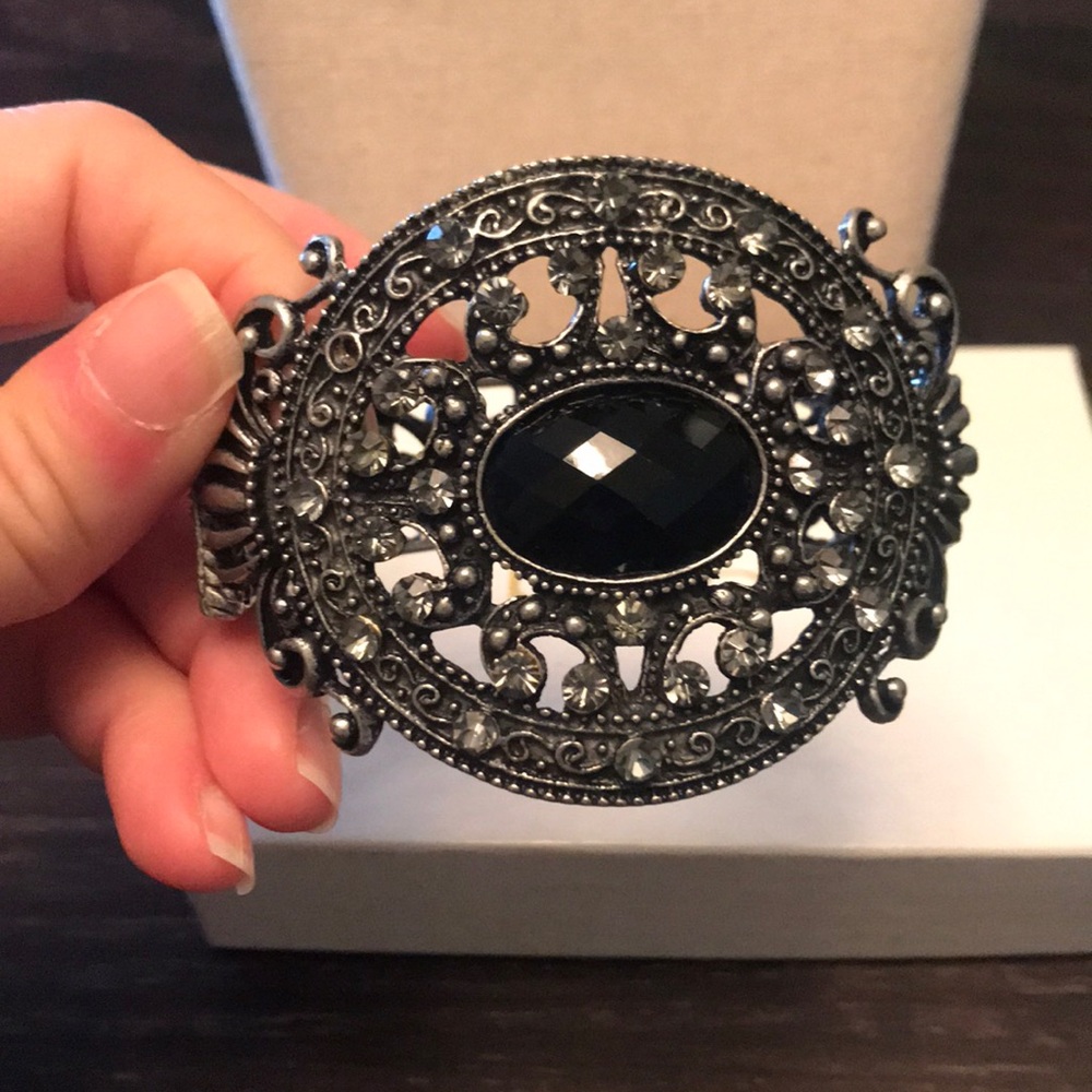 Silver cuff with black stone